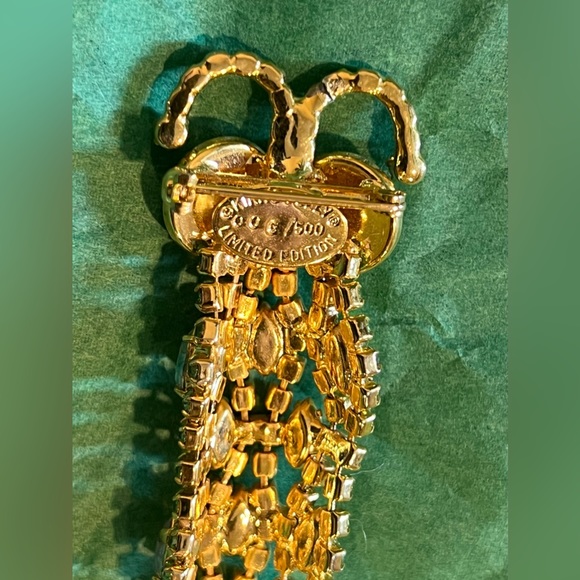 Limited Edition 6 of 500 KIRK’S FOLLY whimsical Caterpillar pin brooch AB stone - Picture 14 of 16